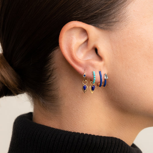 SINGLE BEZEL BLUE SAPPHIRE HUGGIE