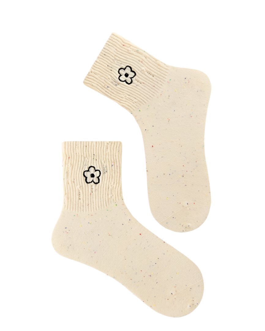 FLOWER EMBROIDERED CREW SOCKS