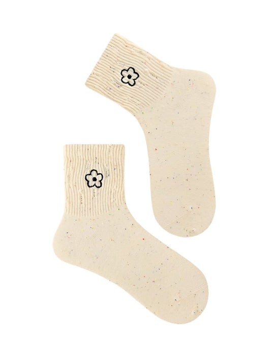 FLOWER EMBROIDERED CREW SOCKS