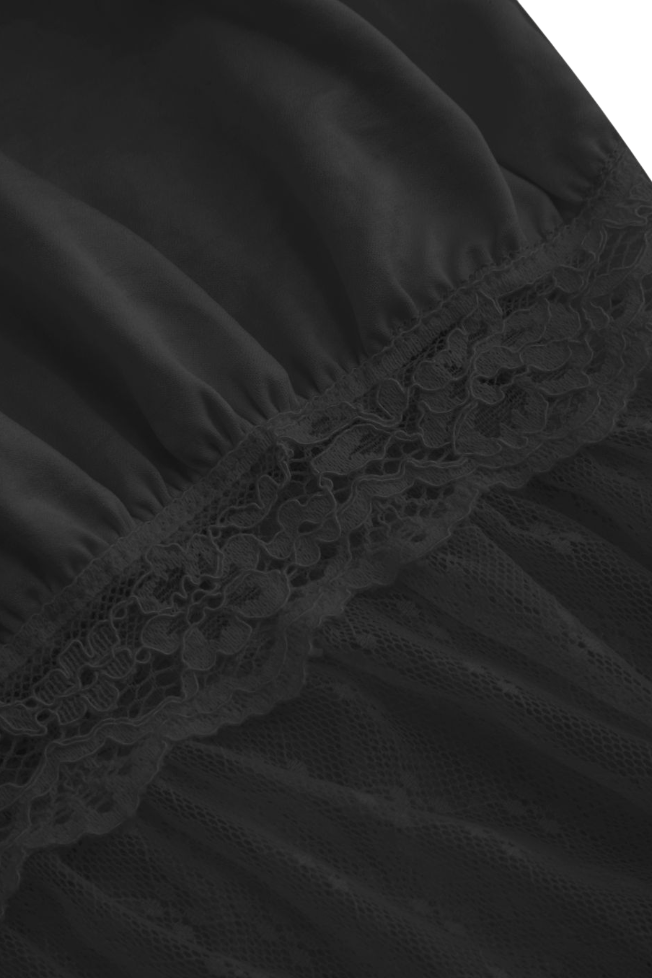 CROPPED BLACK BLOOMER